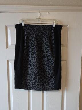 Chico's Black and Gray Leopard Panel Pencil Skirt